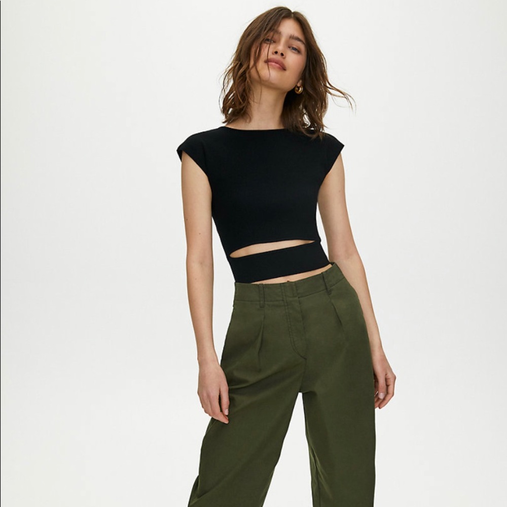 Wilfred black ribbed sleeve shirt with cutout in midsection. Size small